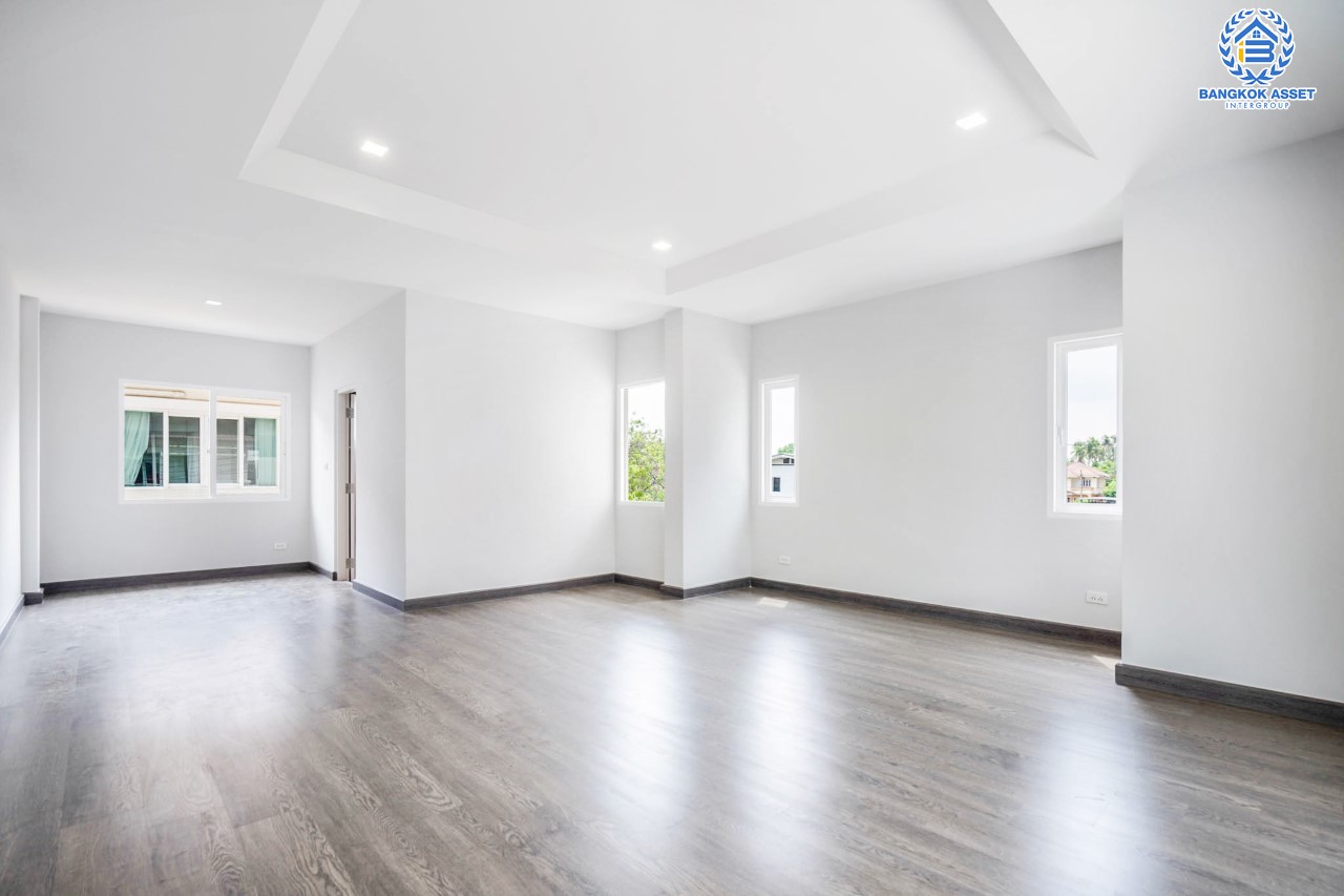 บ้านมือสองตกแต่งใหม่ คุณภาพแบรนด์ AP ม.เดอะเซนโทร รัตนาธิเบศร์-ราชพฤกษ์ หลังมุม ดีไซน์ Classic เนื้อที่ 58.2 ตร.ว. ฟังก์ชันจัดเต็ม 3 ห้องนอน 3 ห้องน้ำ จอดรถได้ 2 คัน บนทำเลศักยภาพ เชื่อมต่อหลายเส้นทางทั้ง ถ.ราชพฤกษ์ ,ถ.รัตนาธิเบศร์ และถ.กาญจนาภิเษก และเพียง 5 นาทีถึงรถไฟฟ้า "สถานีบางพลู"...